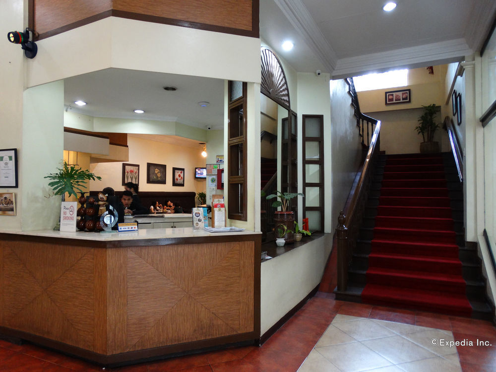 White Knight Hotel Intramuros Манила Экстерьер фото